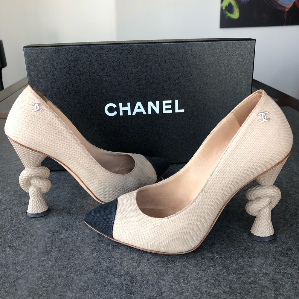 Chanel Diamond Knot Beige Pumps - Picture 7 of 8